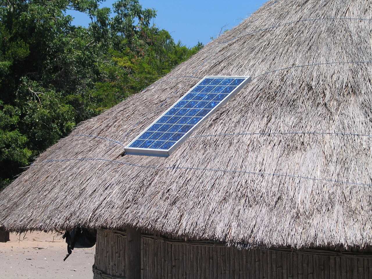 Solarmodule Balkonkraftwerk Windkraft Wechselrichter Solarpanel